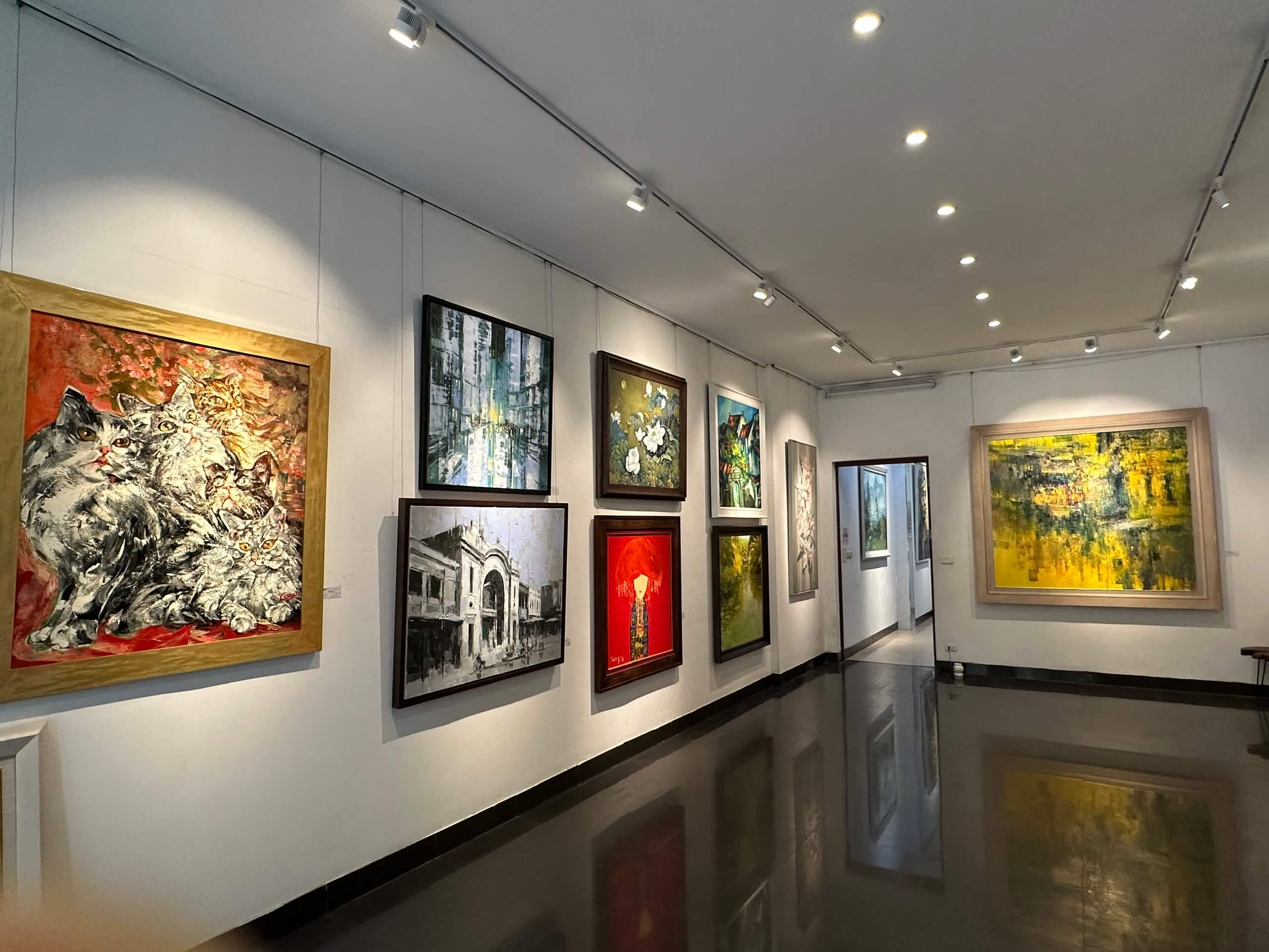 Nguyen Art Gallery Văn Miếu tầng 1