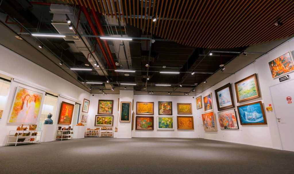 Nguyen-Art-Lotte-West-Lake-2-1536x912