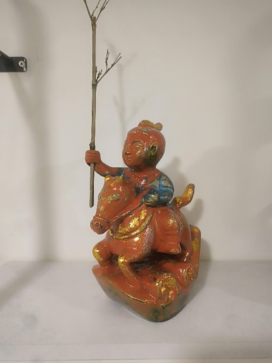 Thánh Gióng IV - Tượng Sơn Mài Nghệ Thuật bởi Họa Sĩ Nguyễn Tấn Phát