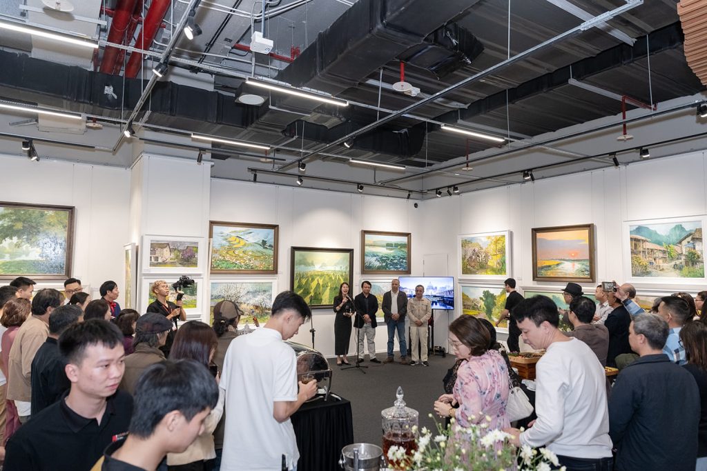 Triển lãm tranh tại Nguyên Art Lotte West Lake