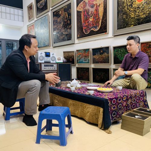 Chủ phòng tranh Nguyen Art Gallery giao lưu cùng họa sĩ Triệu Khắc Tiến