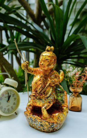 Thánh Gióng I - Tượng Sơn Mài Nghệ Thuật bởi Họa Sĩ Nguyễn Tấn Phát