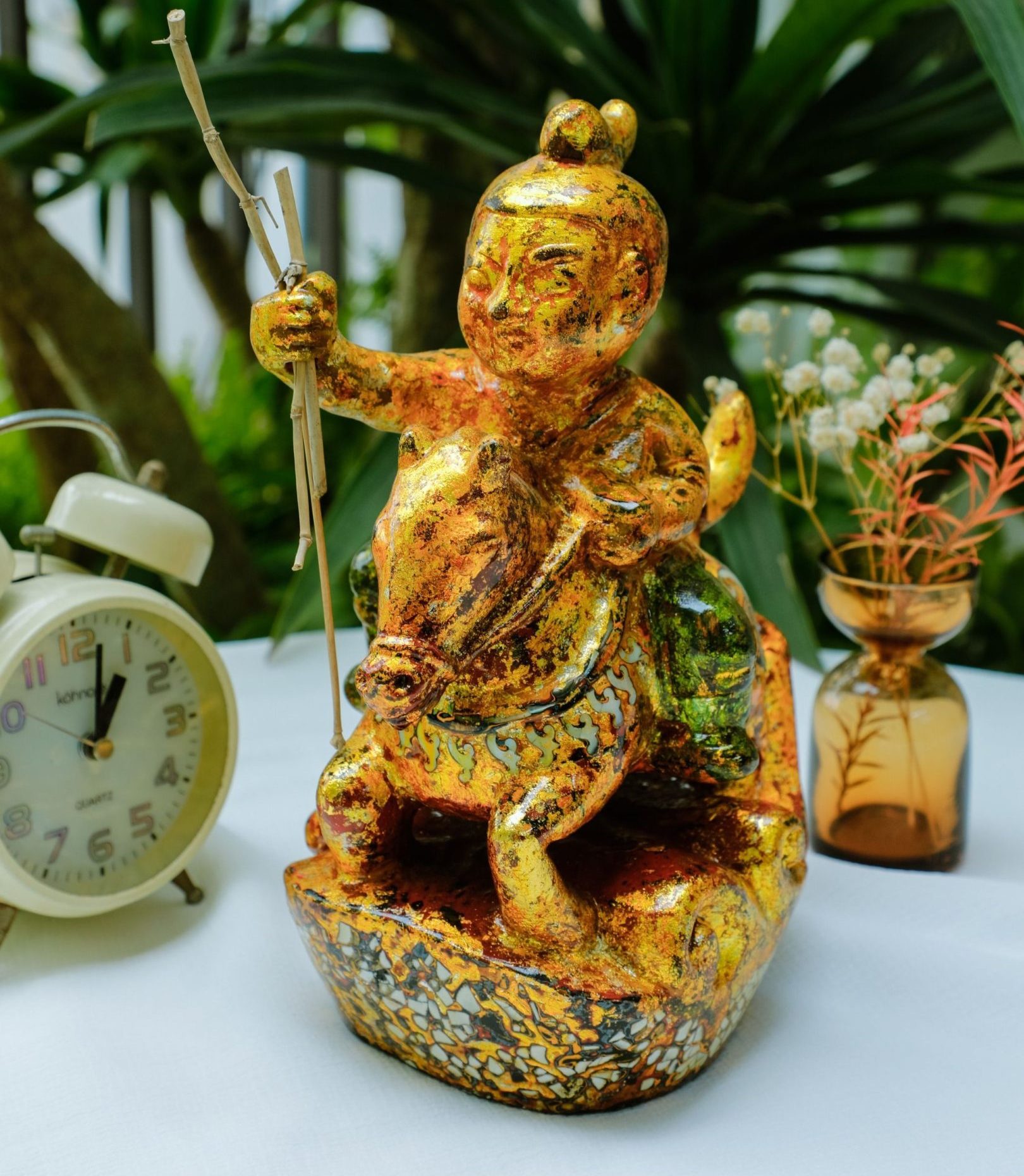 Thánh Gióng I - Tượng Sơn Mài Nghệ Thuật bởi Họa Sĩ Nguyễn Tấn Phát