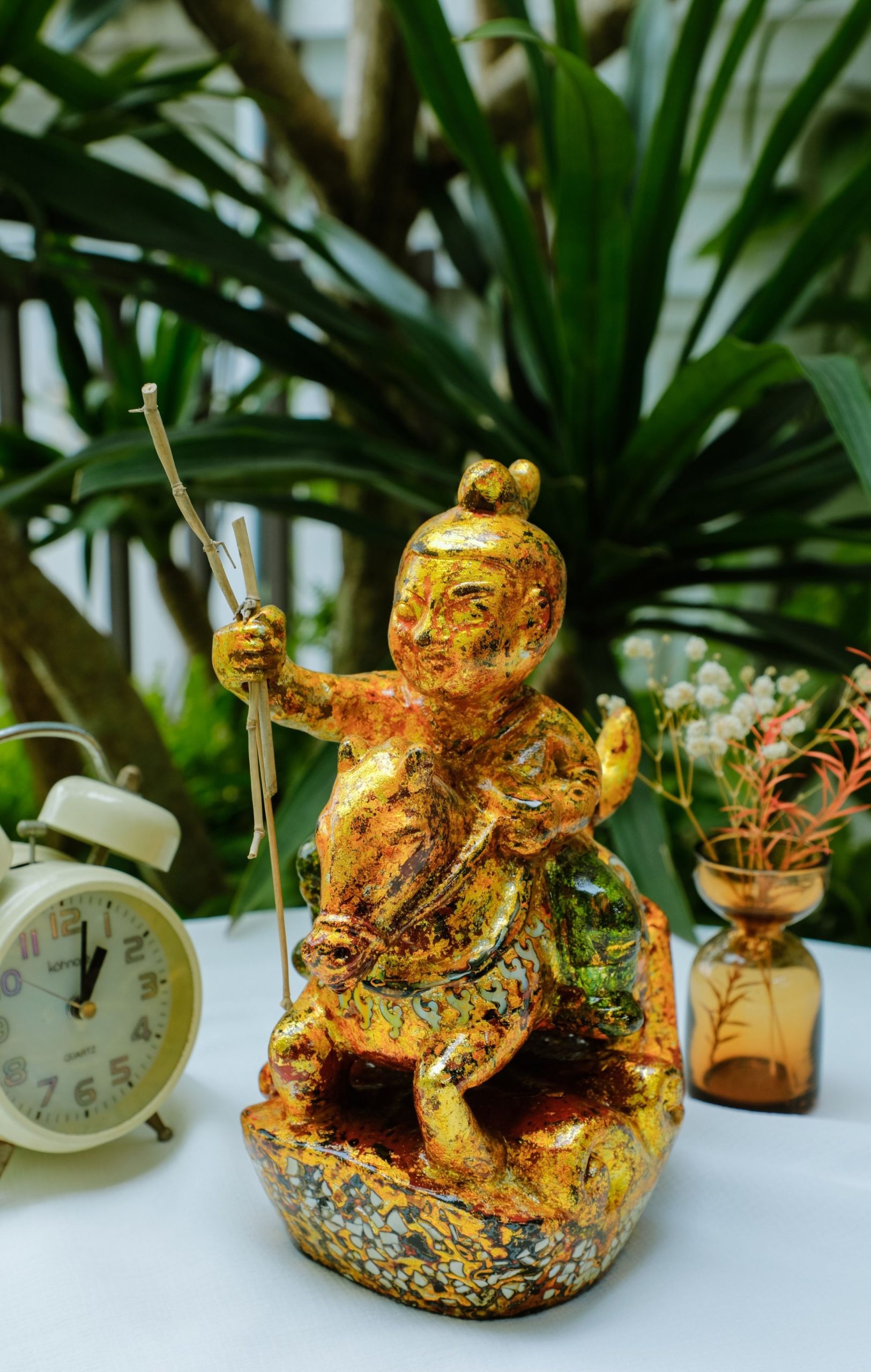 Thánh Gióng I - Tượng Sơn Mài Nghệ Thuật bởi Họa Sĩ Nguyễn Tấn Phát